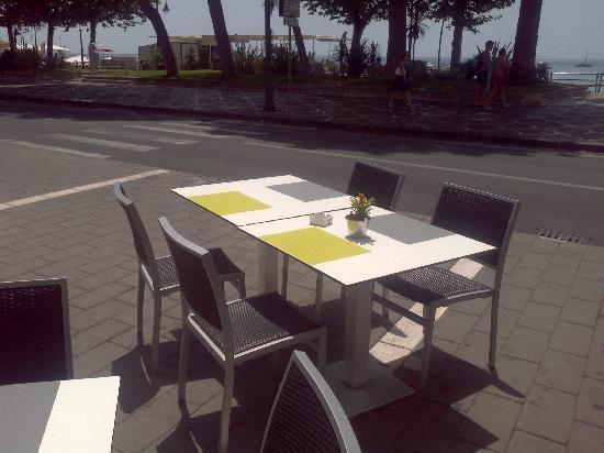 Tony's Food e Drinks